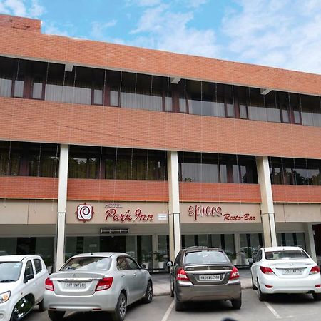 Chandīgarh Hotel Park Inn מראה חיצוני תמונה