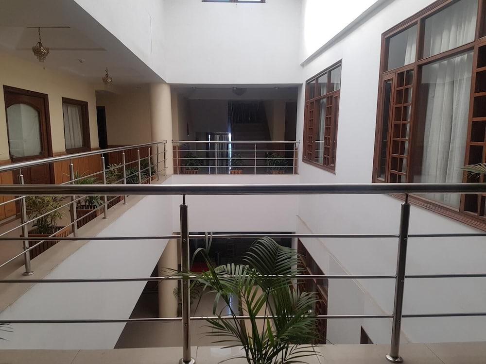 Chandīgarh Hotel Park Inn מראה חיצוני תמונה