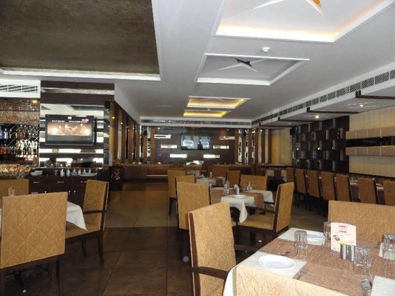 Chandīgarh Hotel Park Inn מראה חיצוני תמונה