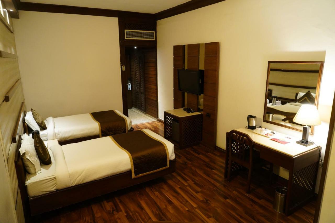 Chandīgarh Hotel Park Inn מראה חיצוני תמונה